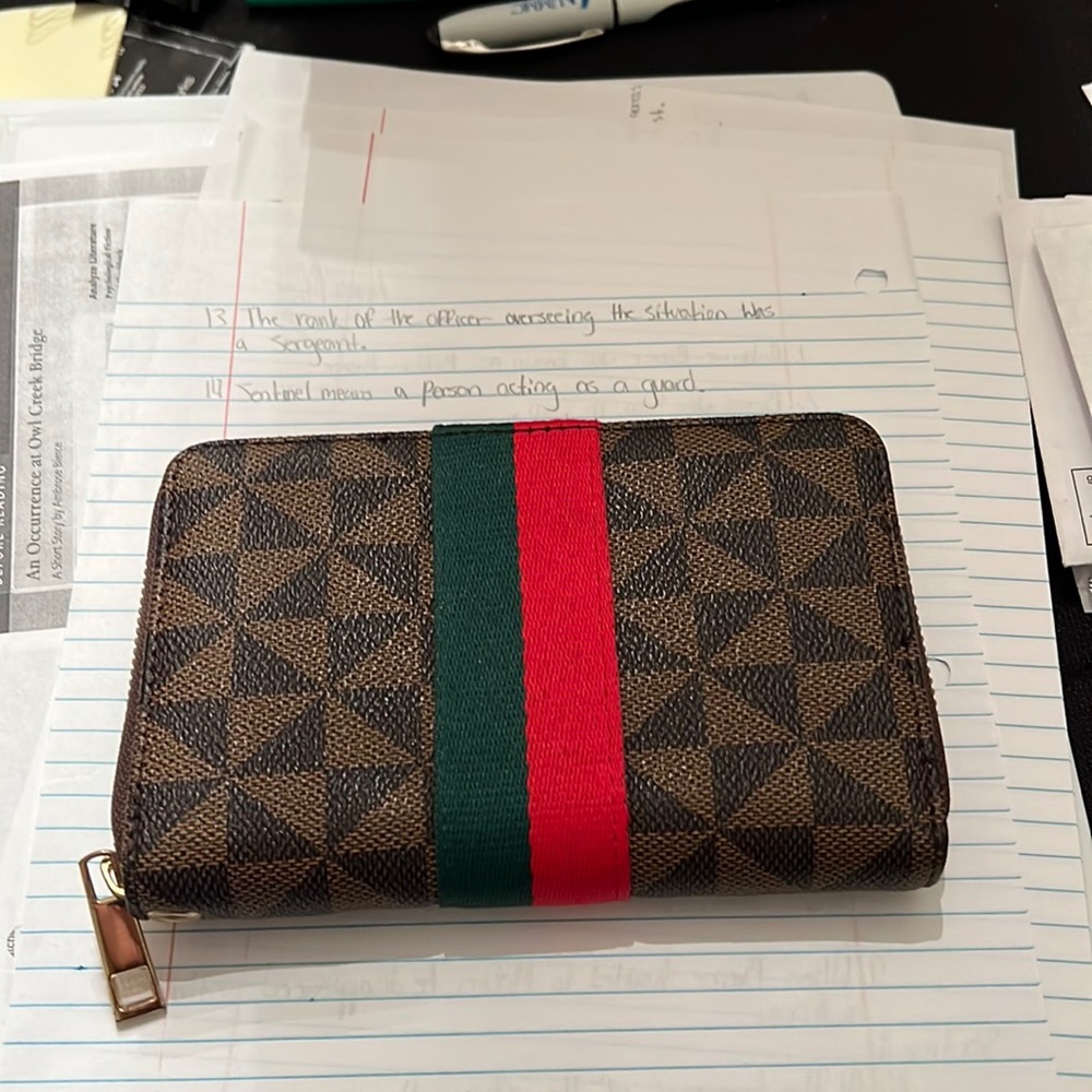 Small clutch wallet